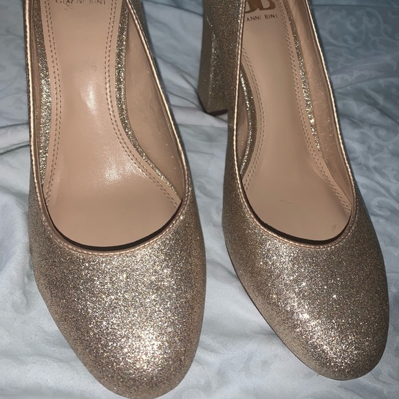 Gold sparkly heels - Picture 4 of 5